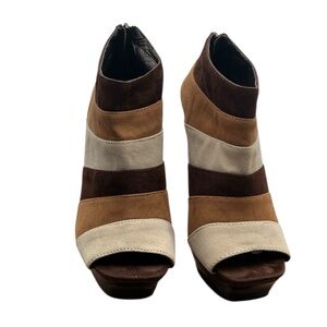 Elegant‎ Multi-Tone Striped Heeled Boots